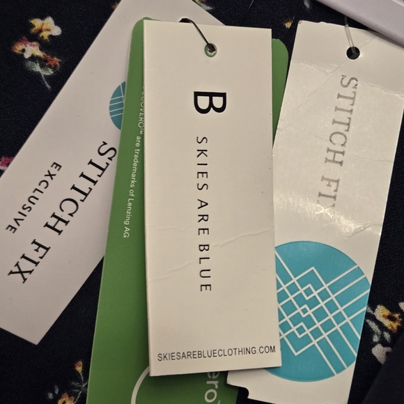 Skies Are Blue Stitch Fix Women's Floral Lined Navy Blue Blazer Size 1X NWT - Picture 3 of 11